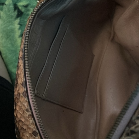 GUCCi Marmont medium size shoulder bag in rosy beige python 🐍❣️GG - Picture 9 of 9